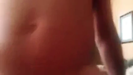 Kulağa sıcak geliyor, iyi sikişiyor