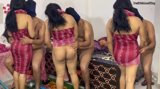 Romantik koca evli kadın çok yavaş sikişen Hintli güzel çift tarafından sikiliyor