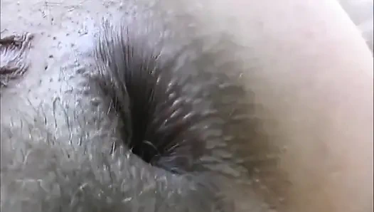 Açık havada büyük götlü sikiş anal dildo sikiliyor