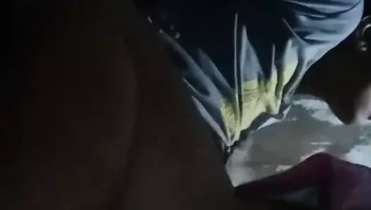 Netflix izlerken ona biniyorum o gece çok azgın hissediyorum