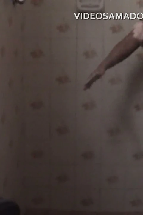 Ev videosu adamın ateşli tombul kadını siktiğini gösteriyor