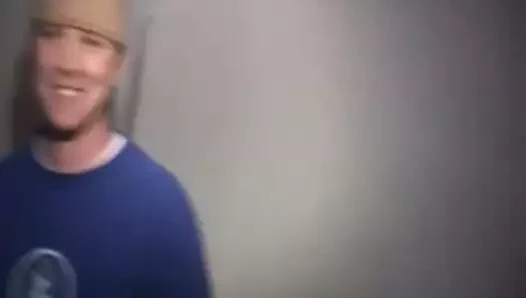 Üniversiteli genç kız sikişiyor