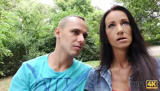 Hunt4k. adam güzelliğinin strang tarafından nasıl nüfuz edildiğini izliyor