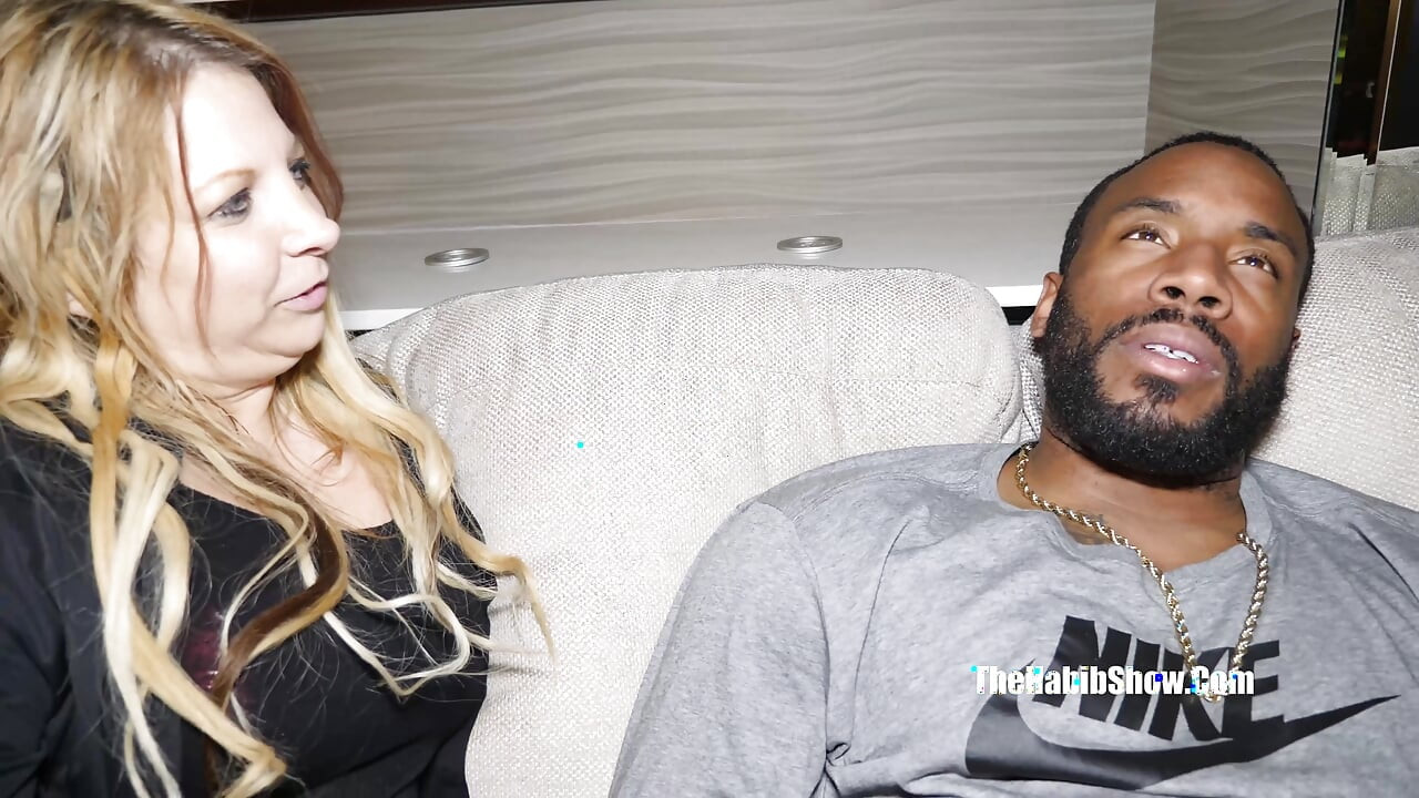 Tam video büyük zenci yarağı Jovan Jordan seksi orta yaşlı seksi sarışın Stub Arielle'i sikiyor