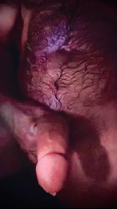 Адам сражается с могучим змеем в бушующем море похоти