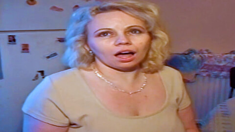 Çok dik ev hanımı julie