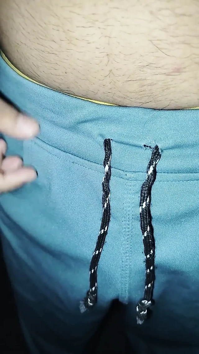 Kesilmemiş siyah güçlü penis mastrubasyonu
