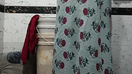 Priya bhabi tam açık vücut egzersizi