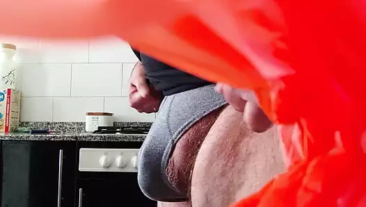 Ben onu mikro kameralarla izlerken baba mastürbasyon yapıyor