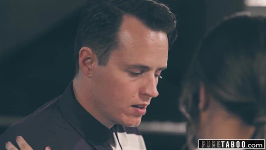 Arkadaşımı sevgilimin önünde becermek zorunda kaldım!