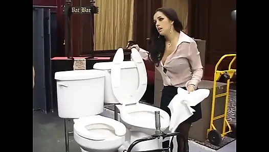 Çok istekli bir Francesca Le için şiddetli anal darbe