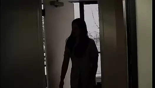 Güzel memeler siyah saç amatör tatlım berbat ve sikikleri bir ince horoz üzerinde the kanepe