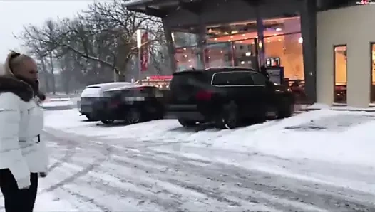 Otoparkta çiş osuruk