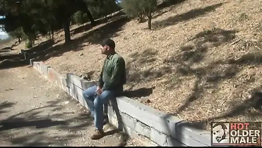 Ford Holland ve Mark Bishop