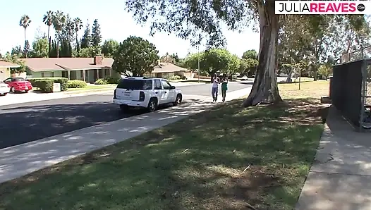 Zenci kız canavar siyah yarağa biniyor ve büyük bir boşalma