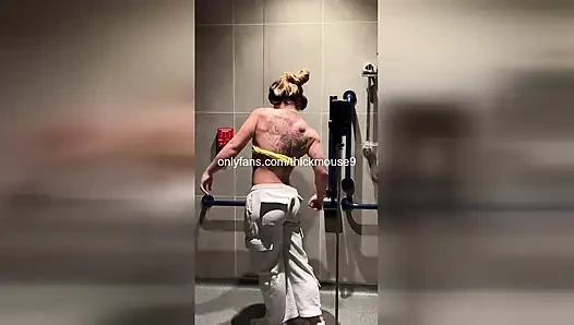 Spor salonu yoga frikik: 18 yaşındaki kıllı amcık patlıyor tiktok canlı