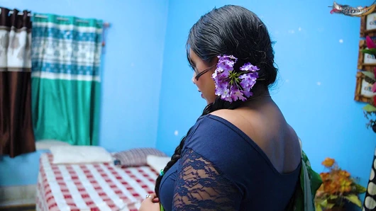 Bade dudh wali paros ki yenge ko su mangne ke bahane chod diya evde yalnızken (Hintçe ses kaydı)