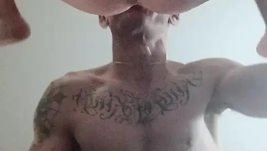 Olgun ve seksi kadın otelde sert sikiliyor