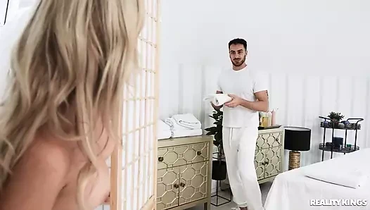 Göğüslerime masaj yap, şimdi! Reality Kings