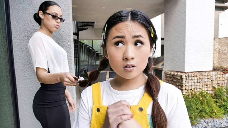 Genç prenses ella voneva Asyalı amcığını Diamond Banks'in büyük takma yarağıyla siktiriyor - littleasians ffm üçlü seks
