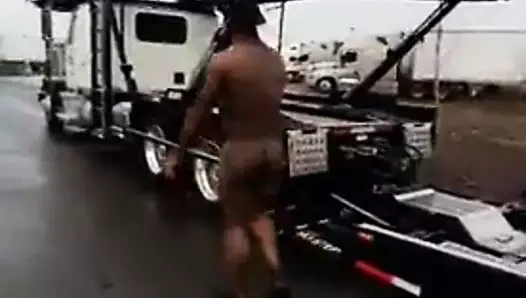 Çıplak içinde kamu mastürbasyon kapalı için geçen kamyoncular