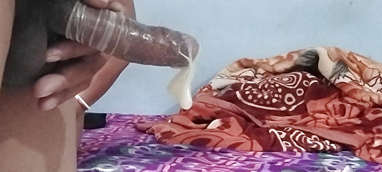 Yeni evli Hintli bahu üvey babası tarafından sıkı amından sikiliyor