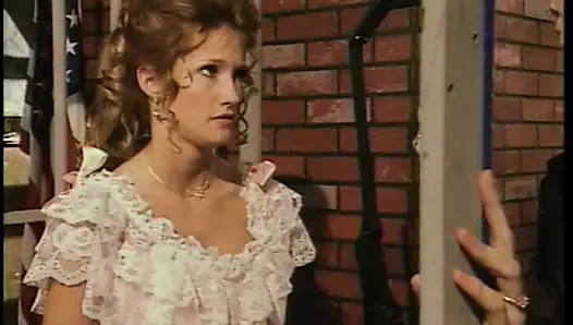 İri göğüslü sarışın ve ince esmer orta yaşlı seksi kadın - halıcı kadınlar sikişiyor