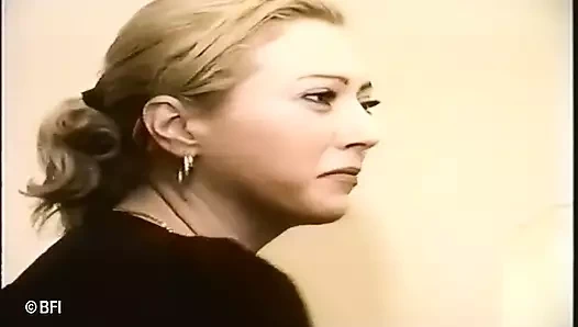 Kelly ve Jane oyunu keşfediyor