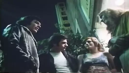 İki kız kardeş (1974) 1of2