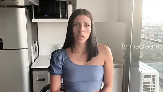Seks becerilerini kesinlikle satmak için kullanıyor!