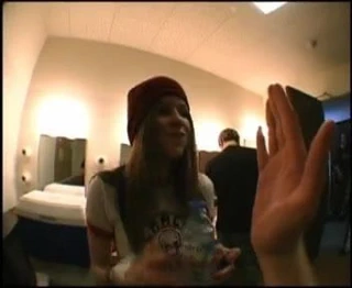 Avril lavigne - siyah sutyen güzel göğüsleri