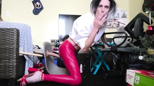 Noel hediyemi buldum ve evde yalnız üzerinde kullanıyorum