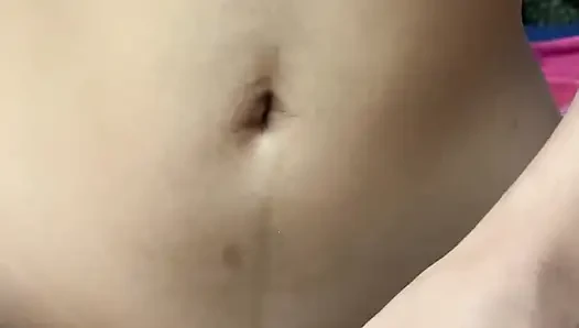 Hintli evli kadın kocası işteyken devar tarafından sari içinde sert sikiliyor