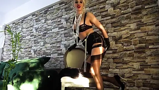 Ev sahibi külotlu çorap fantezisi