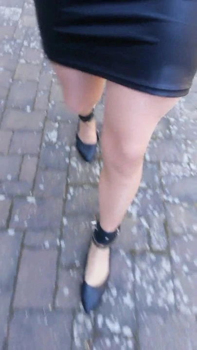 Nylon, Leder Mini und Fesseln