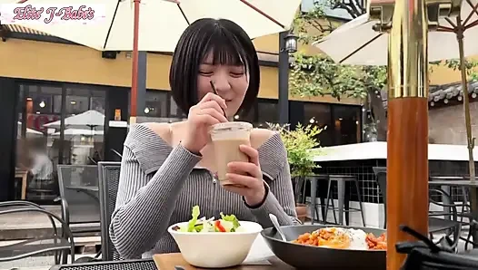 Saf görünüm cüretkar bir tarafı gizler, sevimli cazibe beklenmedik derecede yoğun bir karşılaşmayı ortaya çıkarıyor