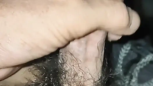 Karanlık gece boşalıyor