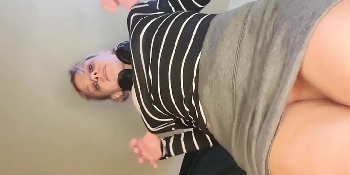 Eteğimin altında oynamamızı seviyorum