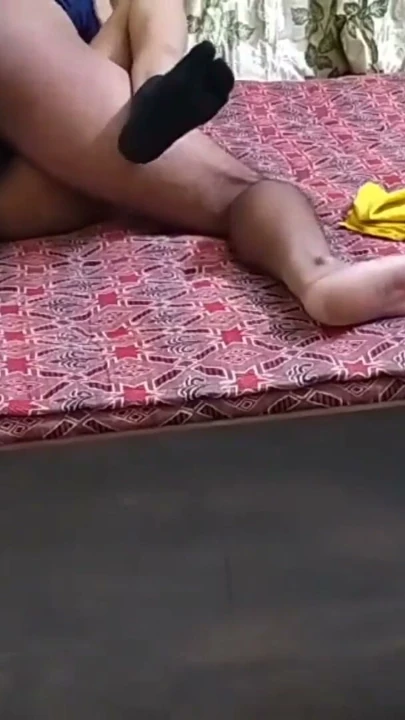Komal yenge sarı renk beni chudigi kya | Klip 1
