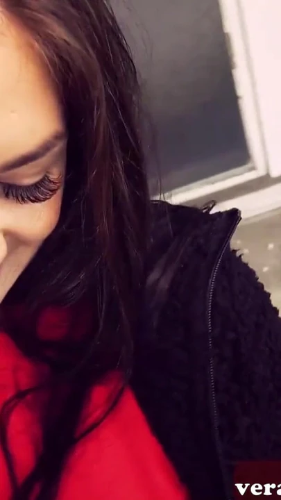 Незабываемый момент из "Секс в машине с брюнеткой, немецкой тинкой на публичном свидании"