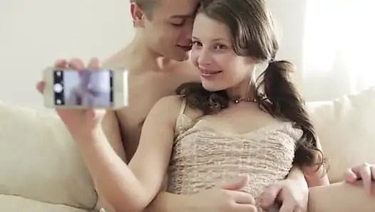 Genç çiftin güzel şehvetli sikişi