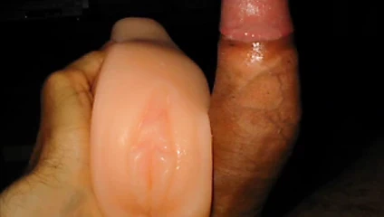VIDEO 03 Punheta gozando com uma vagina de Cyberskin I
