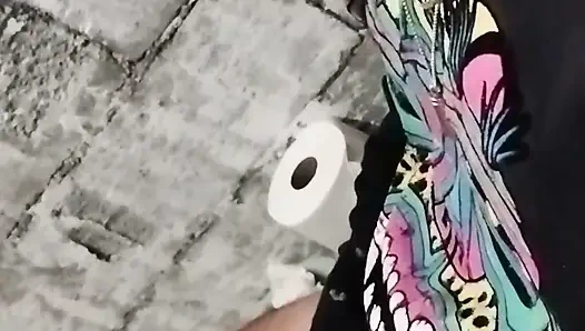 Banyoya geliyorum çünkü çekmem gerekiyor