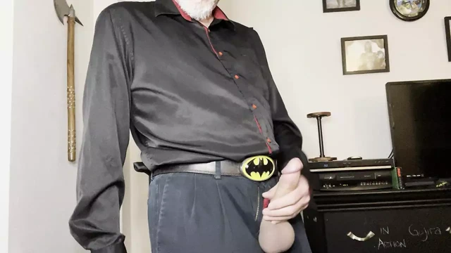 Dışarıda bir gece için giyinmiş