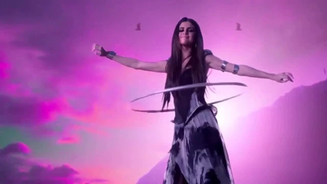 Selena gomez vs sıcak travestiler