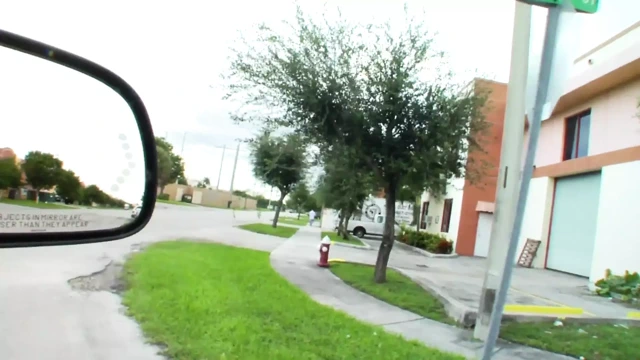 Boğmacılı güzel model pembe bikiniyle sikiliyor