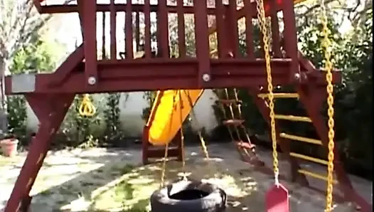 Seksi çılgın genç kız için anal darbe