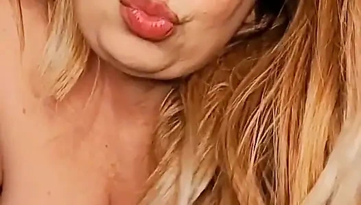 Kocaman bir poposuyla sonunda seks yaptı.