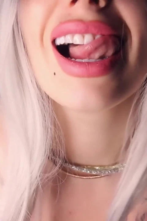 Şehvetli dudak bağımlılığı! Büyüleyici asmr ve göz teması ve hfo