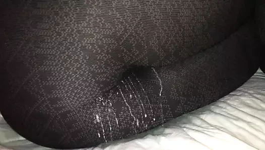 Pissing pantolon üzerinde yatak